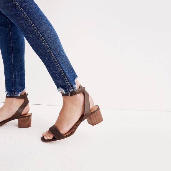 Madewell 10" High-Rise Button Fly Skinny Denim Jeans Chewed-Hem Edition 26 - Picture 4 of 13